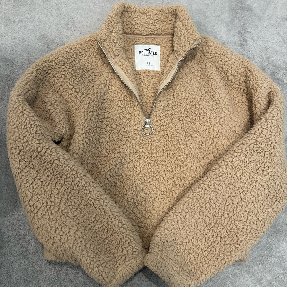 BRAND NEW! NEVER WORN!! Hollister Beige Teddy Jacket - Picture 1 of 5